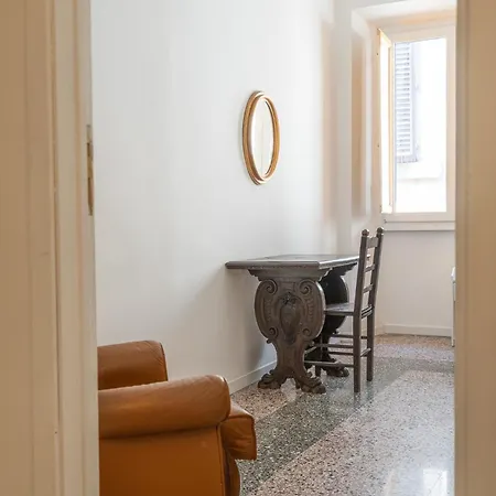 Grande E Luminoso In Centro Appartement