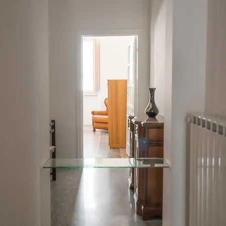 Grande E Luminoso In Centro Appartement *