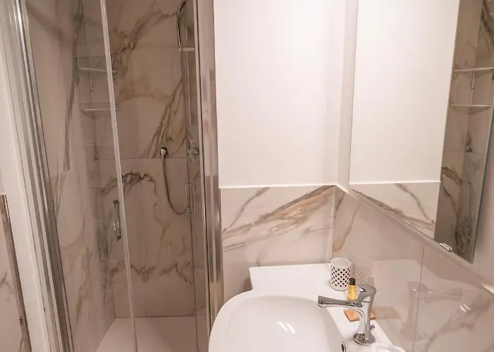 Grande E Luminoso In Centro Lejlighed