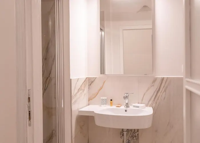 Grande E Luminoso In Centro Lejlighed *