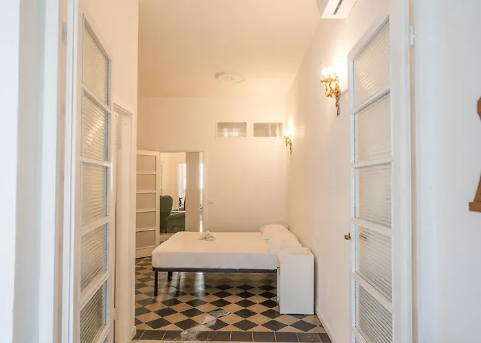 Grande E Luminoso In Centro Lejlighed *