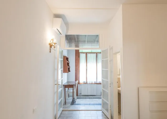 Grande E Luminoso In Centro Lejlighed